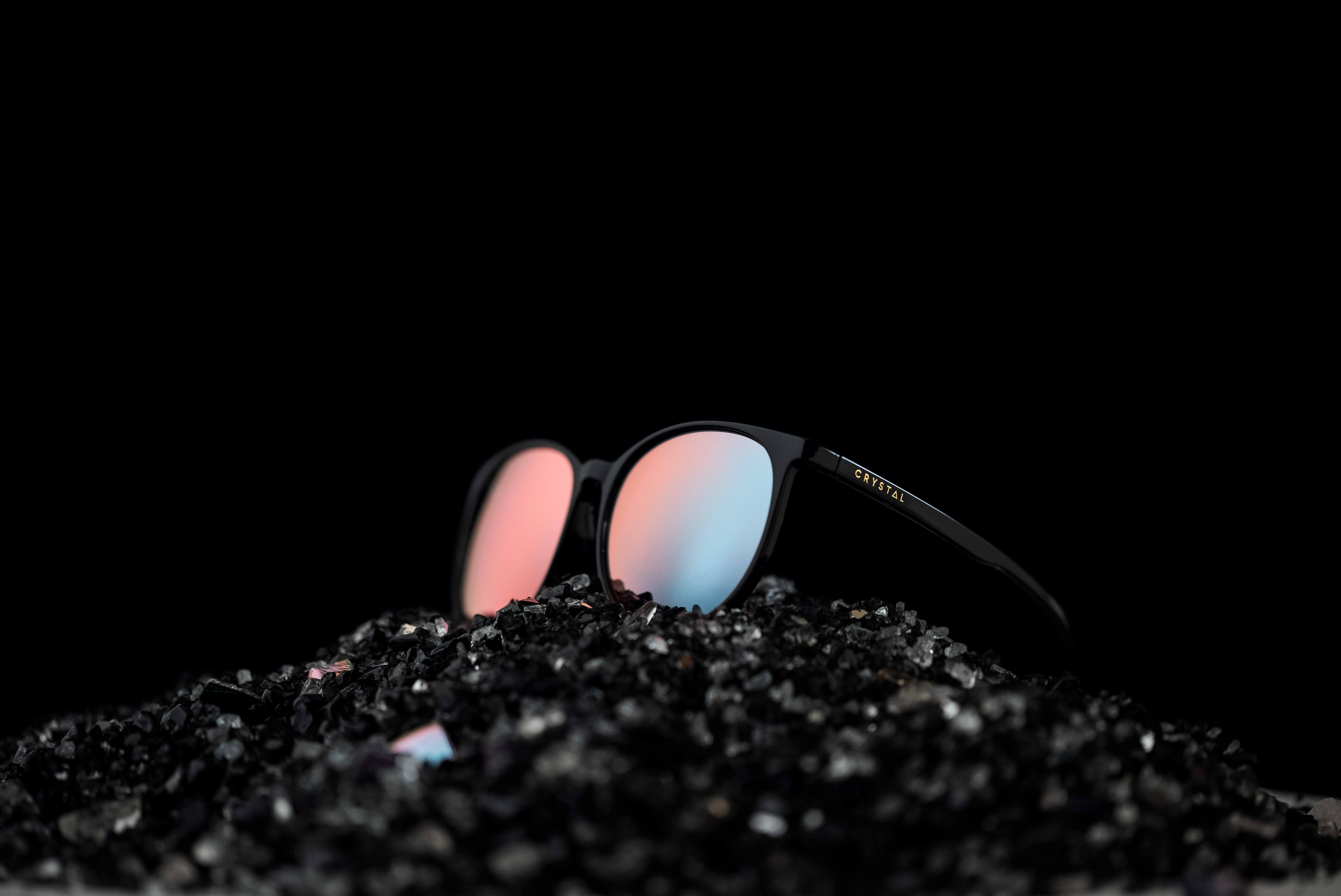 品牌 CRYSTAL 增艷太陽眼鏡示意