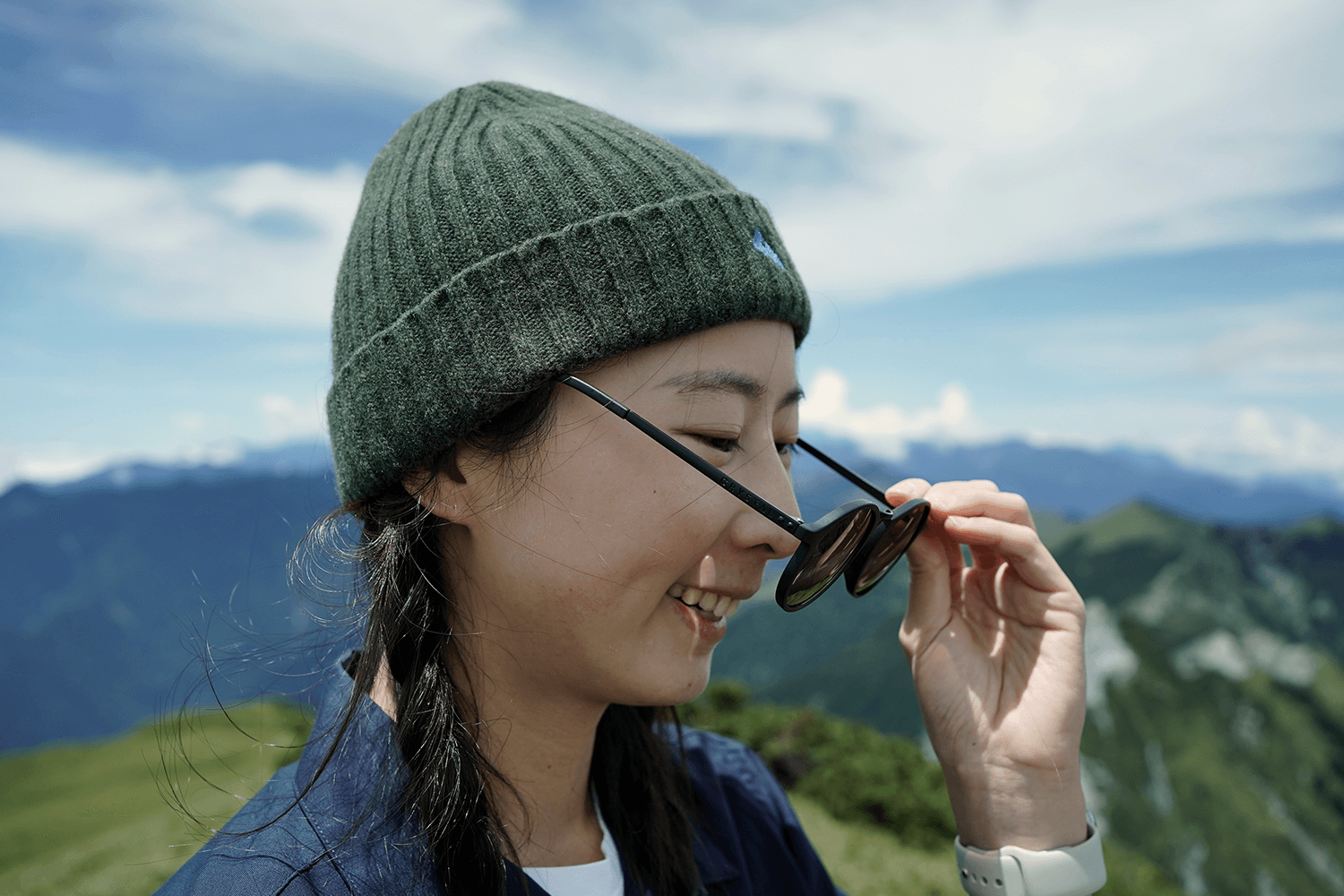 CRYSTAL sunglasses on Mount Qilai